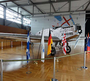 Die legendäre Junkers-Maschine in der Bremenhalle