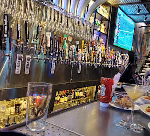 Theke im unteren Bereich des Restaurants 