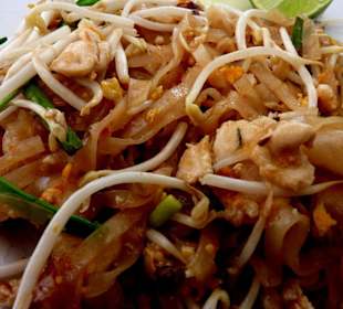 Thai Pad Chicken