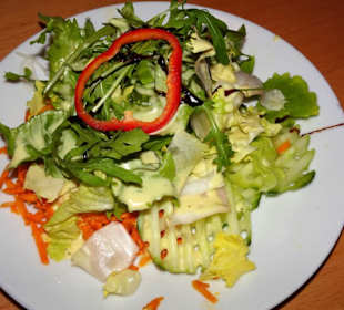 Beilagensalat zu den Hauptgerichten