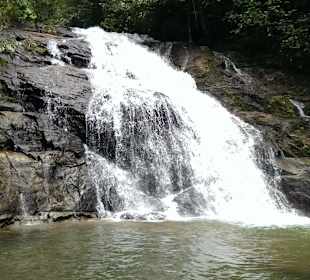 Chong Fah Wasserfall