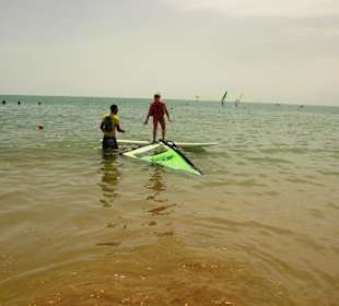 Östlich Richtung Therme Surfschulen