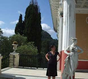 Der Innenhof, die Statue und ich