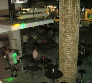 Solo-Bar mit House-Music