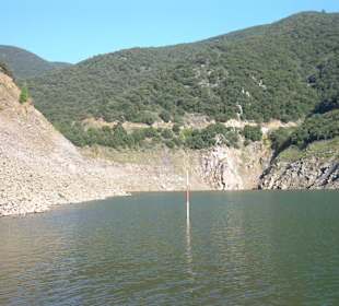 Pantano de Vallforners medio vacío