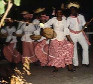 Einheimische Folklore-Gruppe im Resort