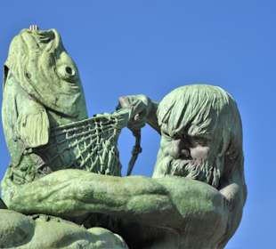 Ansichten des Stuhlmannbrunnens in Altona