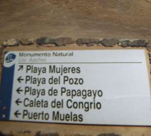 Wegweiser bei den Papagayo Stränden