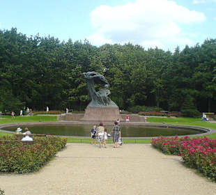 Pomnik Chopina w Łazienkach Królewskich/Wraszawa