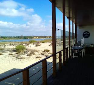 Cabanas Besche Bar & Restaurant Praia das Cabanas