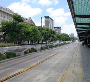 Bushaltestellen auf der Avenue