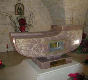 Grab der Heiligen Rafq in Kiffané