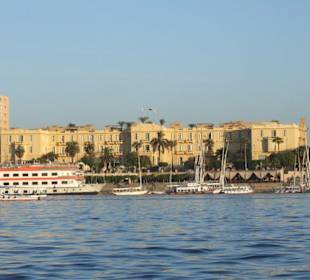 Panaorama luxoru widziana z nilu