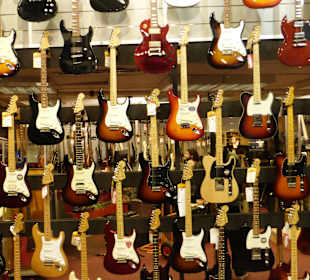 Musik-Gitarrengeschäft unweit Dizengoff-Platz