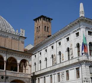 Rathaus und Teil des Palazzos