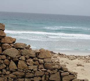 Vor dem Strand des Schiffswracks