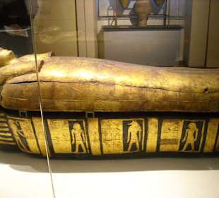 Uno dei tanti sarcofagi esposti nel museo