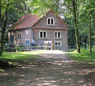 Reizvolle Rad- und Wanderwege im Dahliendorf Legde