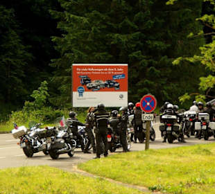 Biker-Sammelpunkt vor Auffahrt