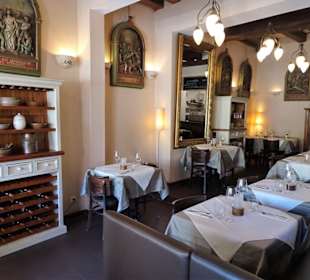 Blick in den Gastraum der Osteria Rustica