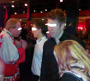 Mit den Spielern  der Haie vor Weihnachten feiern