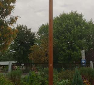 Krzyż przed kościołem 