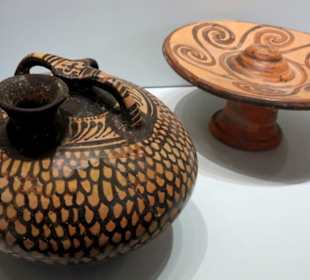 Kunstvolle Tongefäße; ca. 1600 v.Chr.