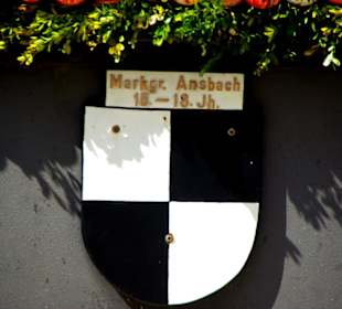 In Merkendorf Wappen am Brunnen