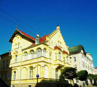 An der Hauptstrasse entlang