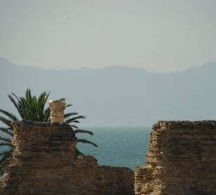 Blick von der alten Medina zu den Bergen