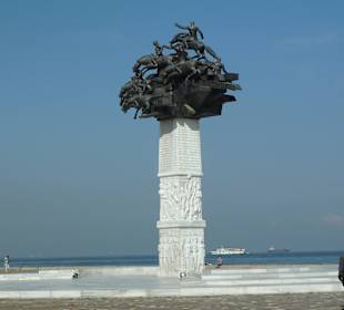 Izmir Denkmal
