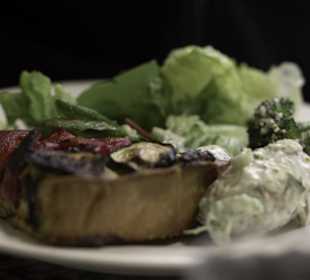 Gemüsetarte mit Beilagensalat