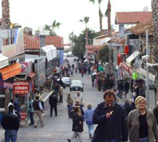 Butiki na glownej ulicy w side