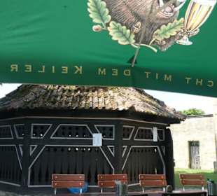 Biergarten der Schloßberg Gaststätte im Burghof