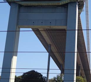 Unter der Bosporus Brücke