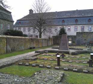 Friedhof und Nebengebäude