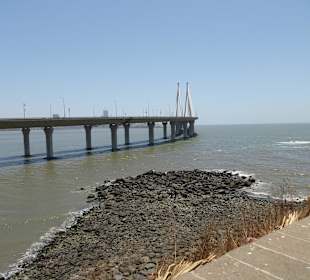 Autobahn in Mumbai übers Meer