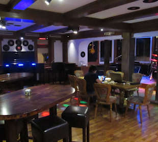 Pub Restaurant Piano