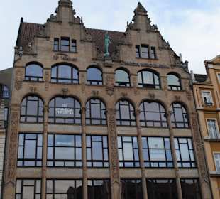 Dom towarowy firmy Louis Lewy , Rynek 39-40