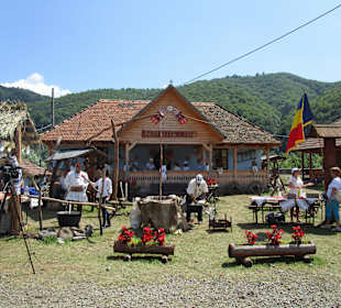 Festivalului Etnografic al Comunităţilor Răstolița