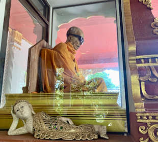 Wat Plai Laem