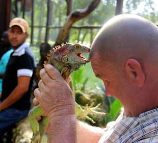 Reiseleiter und Spaßvogel Robert