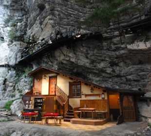 Bühnenbild "Bergfuir"