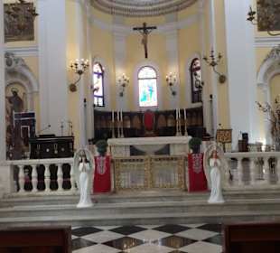 Blick auf den Hauptaltar