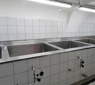 Offene Gärbehälter in der Hausbrauerei