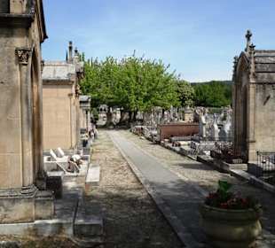 Rundgang über den Friedhof Saint-Pierre