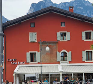 Kennt man ja das tolle Café