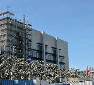 Blick zum Rathaus, das z.Zt. saniert wird