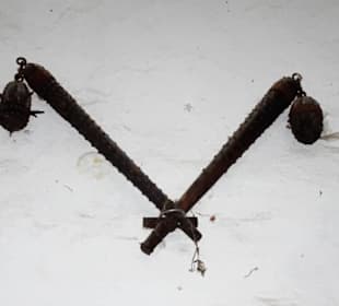 Morgensterne an der Wand des Innenhofes