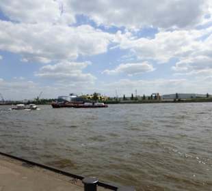 Bei den Landungsbrücken in Hamburg